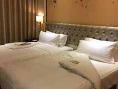 -河南中州皇冠假日酒店