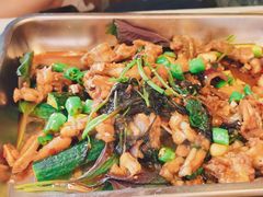 -猪三哥肥肠鸡川菜小炒
