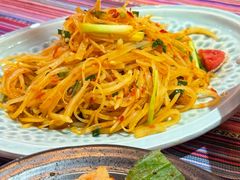 -香巴拉云南餐厅(华莱坞店)