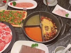 小嫩牛专利T型锅（一锅三吃）-热火朝天鲜切牛肉火锅(南强街巷店)