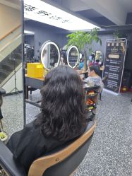 点击看大图 -藤野造型专业烫染接发