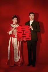 -喜爱高定婚纱摄影