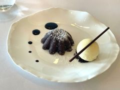 巧克力蛋糕配香草冰淇淋-Jean Georges