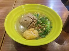 瑪瑯大粒包細粒白鬚牛丸湯-班兰叶印尼美食