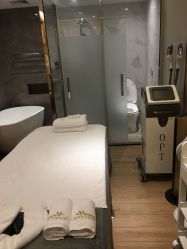 -香港倾城国际·美容美体中心