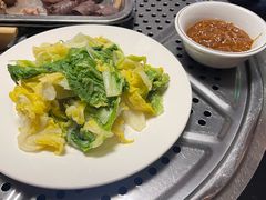 -牧民人家羊粪火自煮手把肉餐馆