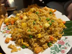 泰式菠萝炒饭-婉泰·特色小吃·舂鸡脚(告庄二店)