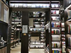 -钟书阁(群光广场店)