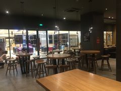 大堂-星巴克臻选(舟山凯虹广场店)