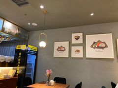 -POKEE VIA&Brunch·维娅(重庆来福士店)