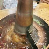 铜锅儿老店，真正倒盘不撒的手切鲜羊肉[6]。