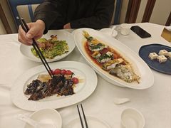 发酵黄贡椒蒸野化黄鱼-品海楼·大连海胆锅贴馆(东港店)