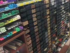 -三原色美术用品专营店(亿达新世界店)