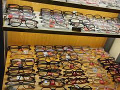 -优医视平价眼镜蔡司依视路折扣工厂店(十里堡店)