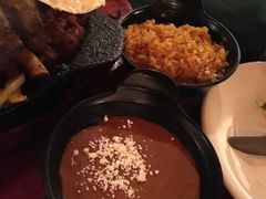 特色卷饼配酱料-Pistolera Mexican Cantina女枪手墨西哥餐厅(碧云路店)