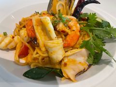 -Chom Cafe and Restaurant