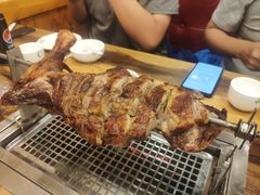 烤羊腿-清真·东拉黑炭火烤羊腿(世通·国际店)