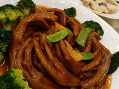 鲍汁脆玉菇扣鹅掌-太子园林酒家
