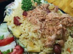 -Chom Cafe and Restaurant