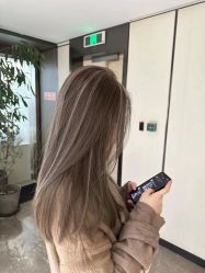 -苑苑发型设计