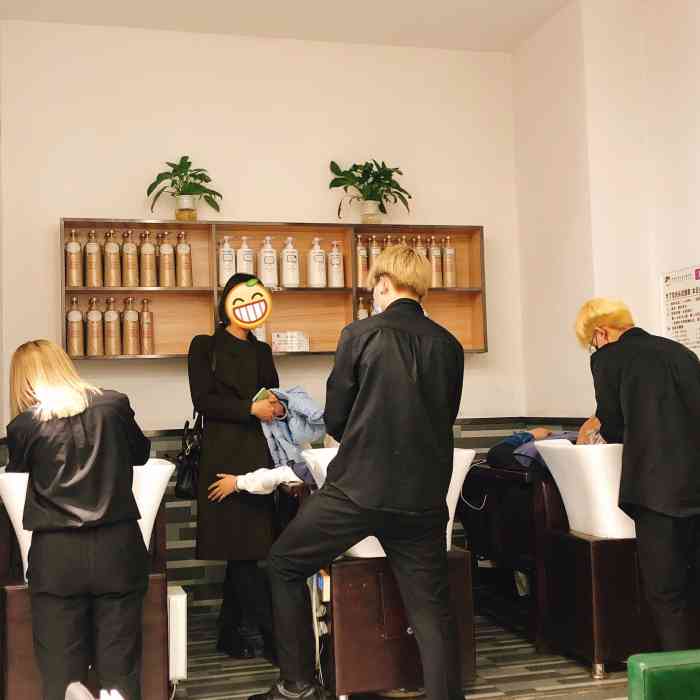 神剪沙龙(平阳景苑店)-"【项目】剪发我是周五下午去的,进门先问.