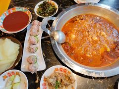 -憨孃孃·重庆老火锅(红山黑金店)