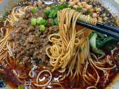 -丁丁猫重庆小面(徐州路店)