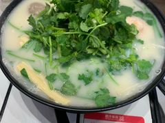 -肥汁米蘭香港米线(长宁来福士店)