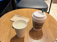 -星巴克(上海虹桥新天地二店)