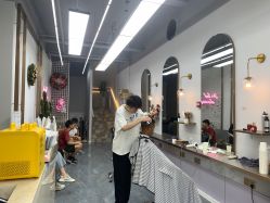 -茶发Salon·烫发染发理发