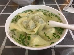 特色荠菜肉馄饨-潘国仙耳光馄饨(黄家阙路店)