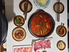-贵府酸汤牛肉火锅·贵州老字号(飞山街店)