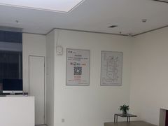 -卡罗酒店(东门晒布地铁站店)