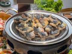 -围炉肉舍•炭烤活鳗•丹东海鲜烤肉(步行街店)