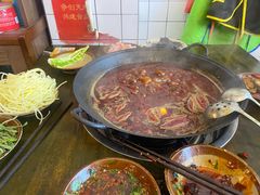 -黄潇洒老火锅(九眼桥宏济巷店)