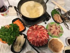 -鲜入围煮花胶鸡海鲜火锅