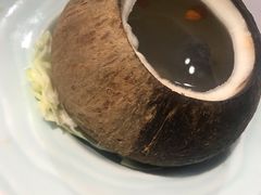 原只椰炖乌鸡汤-汤城小厨•粤菜•靓汤(苏州街店)