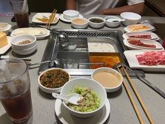-海底捞火锅(曹安公路店)