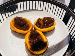 一口鲍鱼酥-三号黄浦会Canton Table