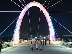 -南京眼步行桥