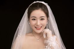 点击看大图 -挪娅婚纱摄影皇家会所