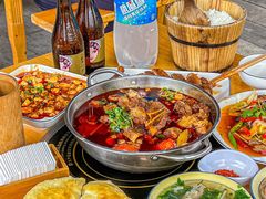 -大众跷脚牛肉馆·非遗传承单位(峨眉山店)