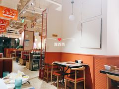 大堂-鸡遇虾煲干锅火锅(小寨金莎店)