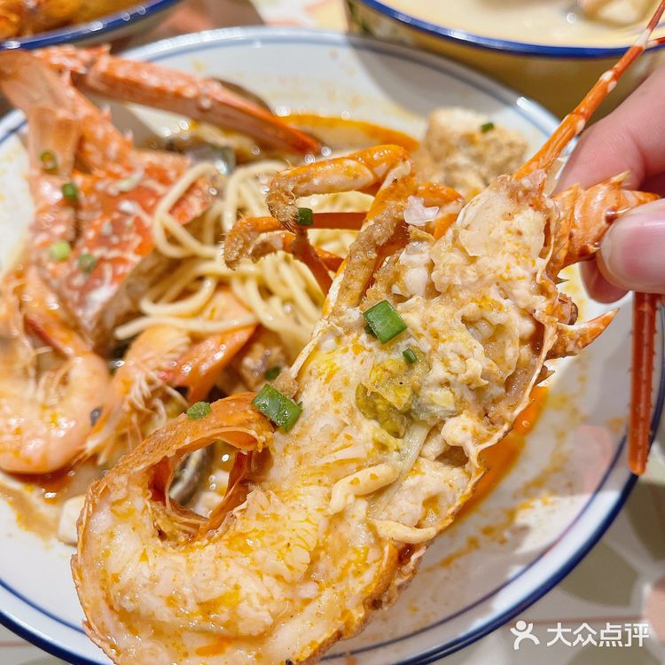 来厦门一定要吃的Plus版豪华龙虾沙茶面