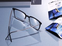 -目艮眼镜SHOWROOM(品牌集合店)