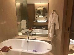 -上海佘山世茂艾美酒店