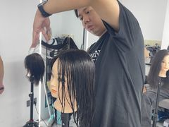 -首脑美容美发化妆美甲培训学校(长沙校区)
