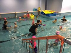 -蓝鲸国际少儿游泳训练中心(群力店)