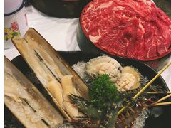 -鲜入围煮花胶鸡海鲜火锅