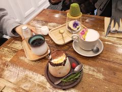 -FLOVIE FLORIST CAFE